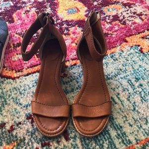Frye tan sandals size 6